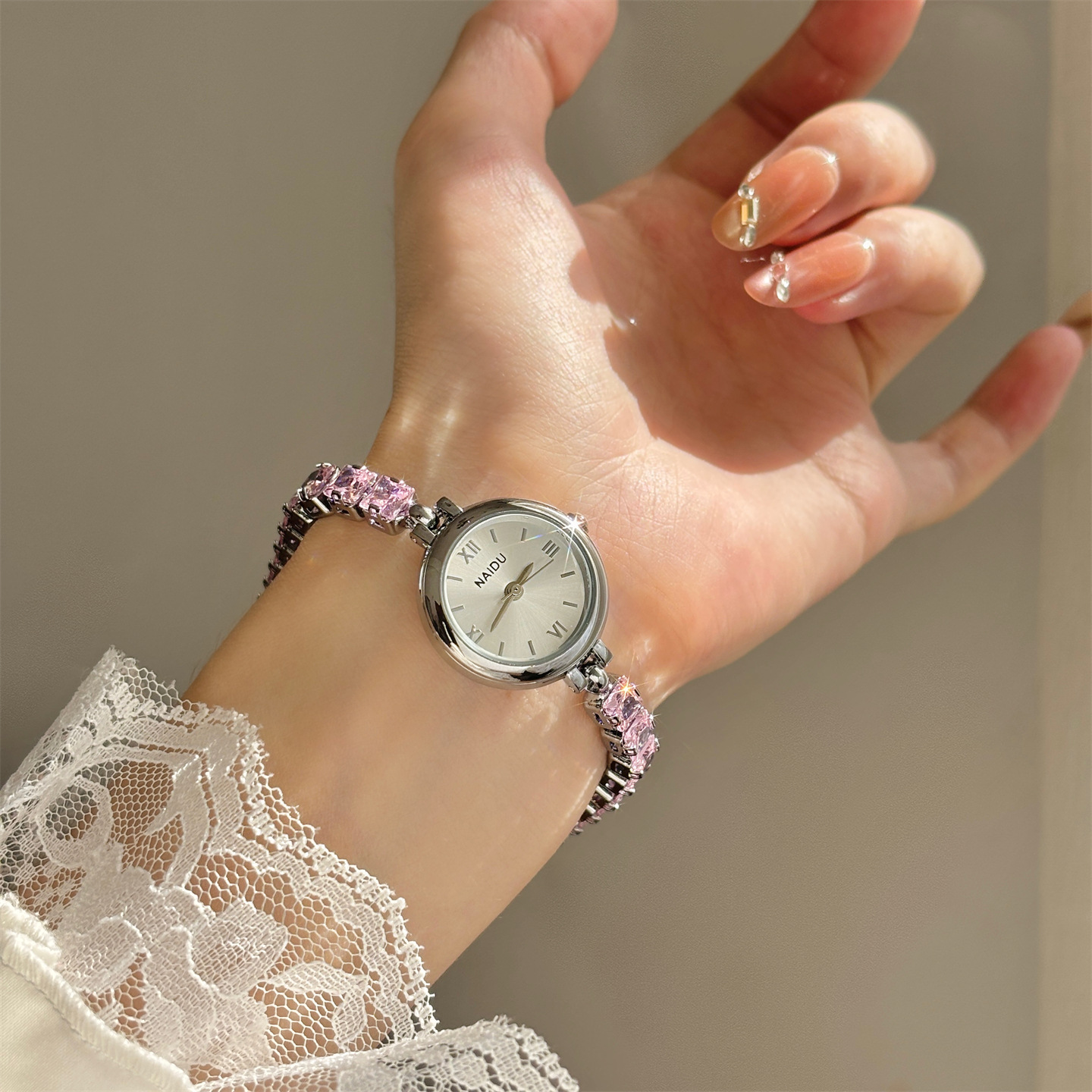Nuovo orologio da donna con br - Luxury Watch Level recensione e prezzo